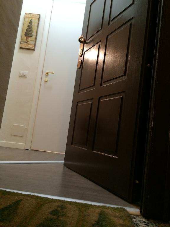 Apartament Kibilu - Via Thaon De Revel Mediolan Pokój zdjęcie